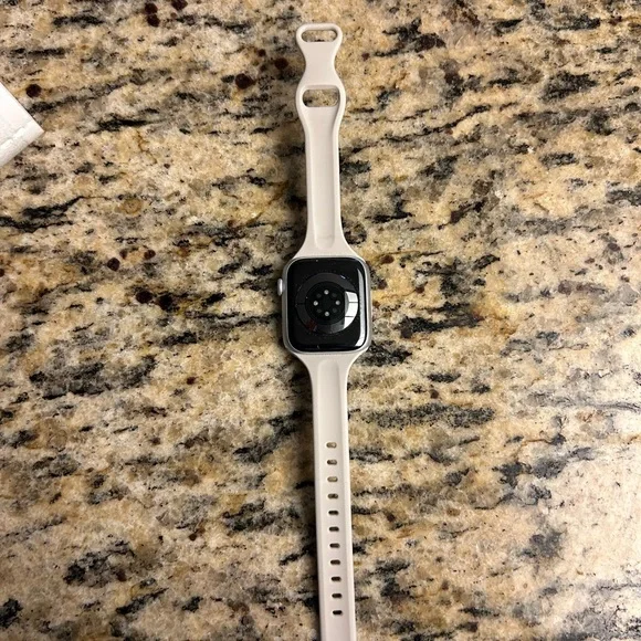 Apple Watch Series 8 45MM aluminum Silver